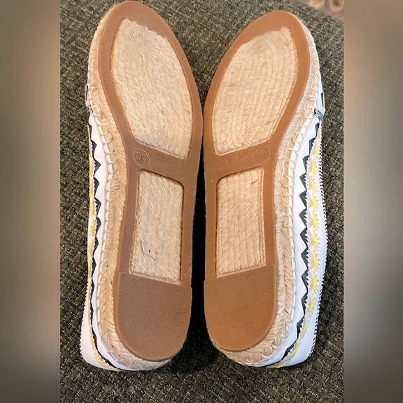 House Of Harlow | Embroidered White and Yellow 'Kole' Espadrilles, Size 39 - Picture 4 of 10
